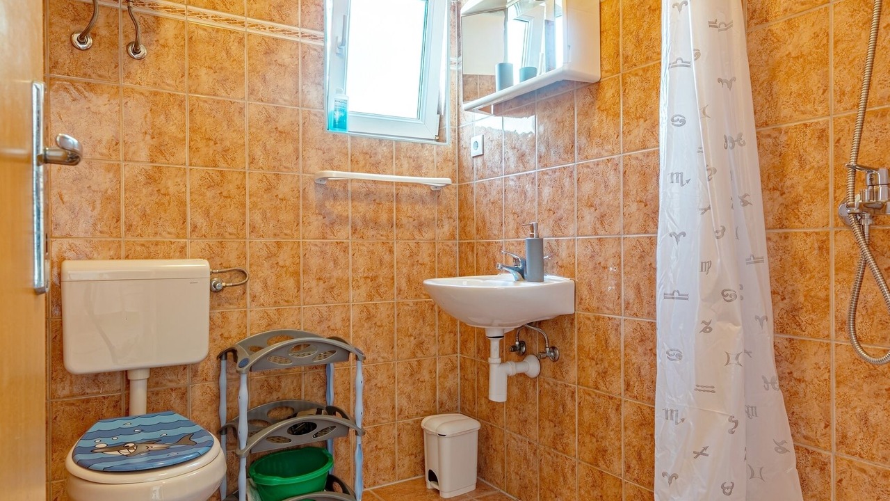 Photo of Bathroom in Cove Basina (Jelsa)