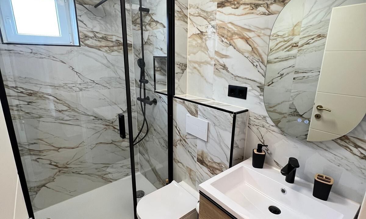 Photo of Bathroom in Sreser