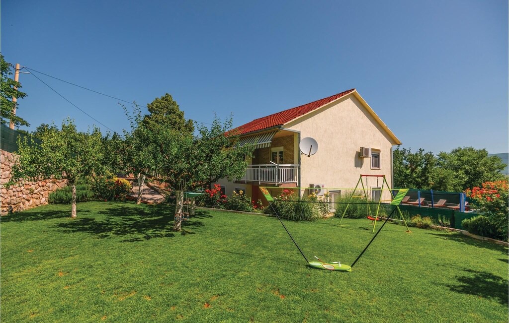 Photo of Buildings in Zmijavci
