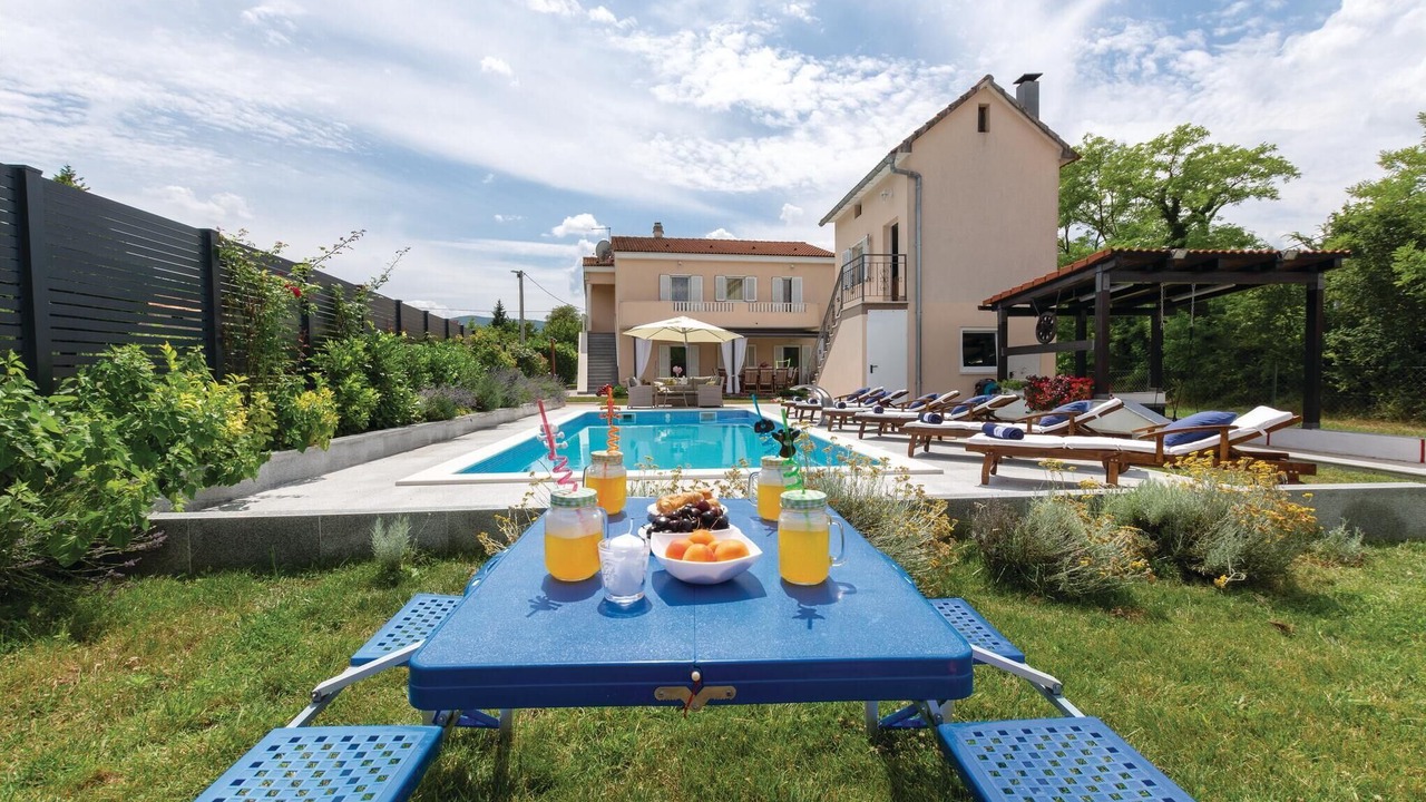 Photo of Outdoor in Citluk