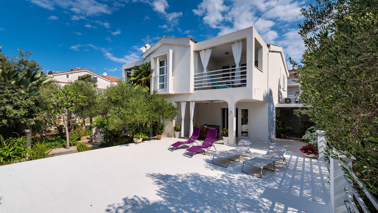 Photo of Outdoor in Mandre