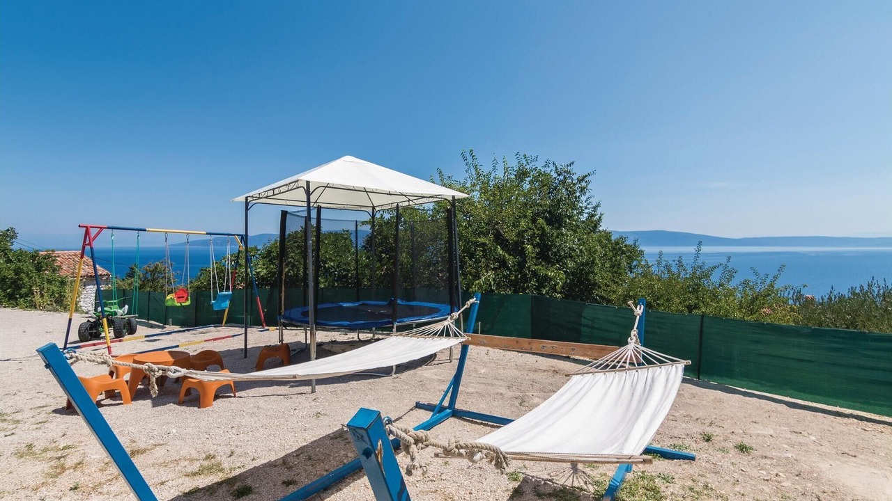 Photo of Outdoor in Ravni