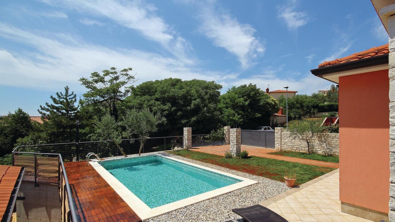 Photo of Outdoor in Murine