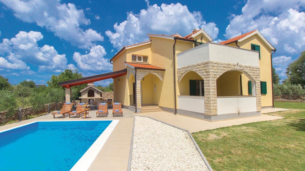 Photo of Outdoor in Bristane