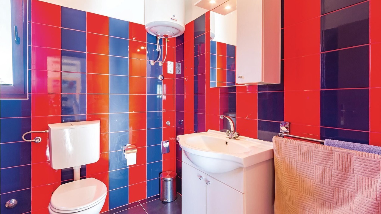 Photo of Bathroom in Peruski