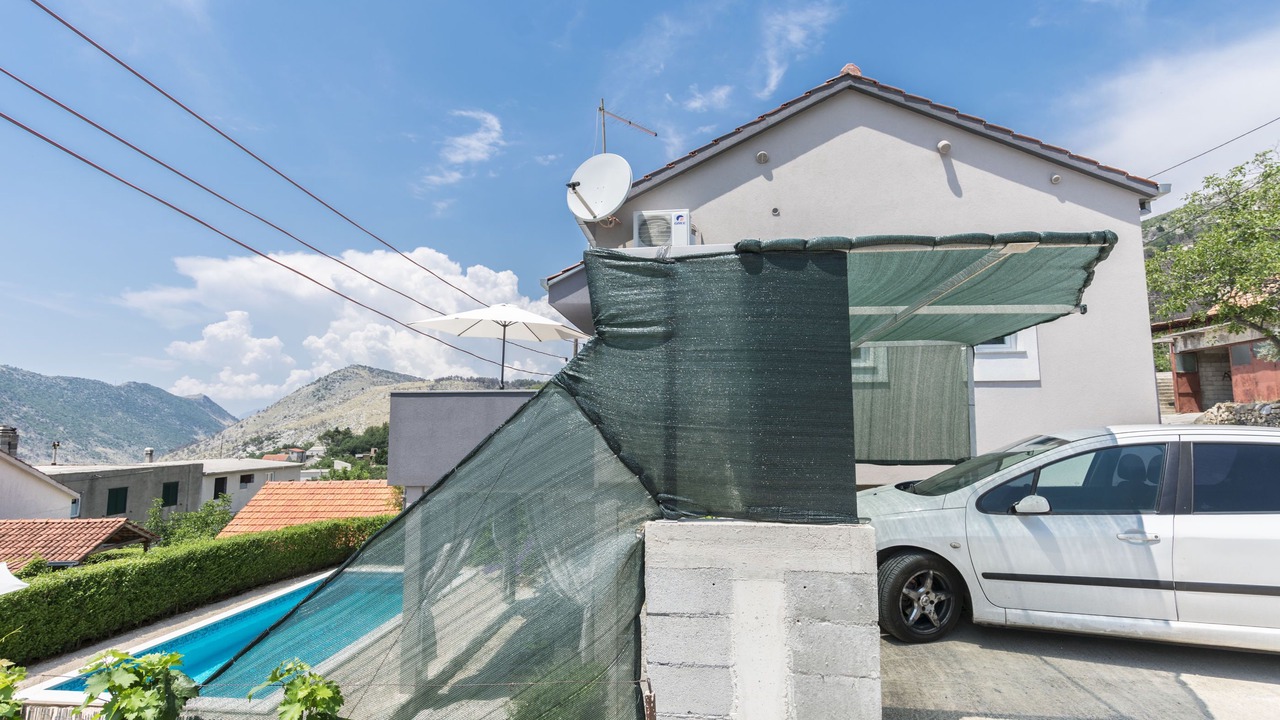 Photo of Outdoor in Srinjine