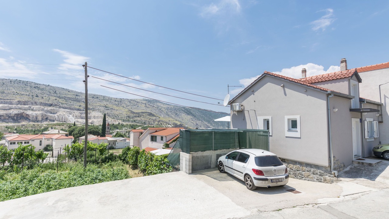 Photo of Outdoor in Srinjine