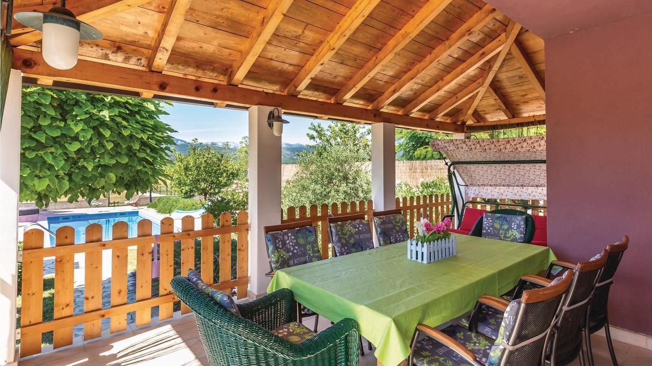 Photo of Patio Balcony in Donji Prolozac