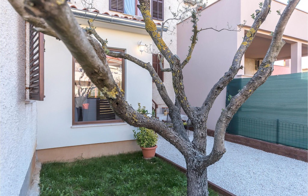 Photo of Buildings in Galizana