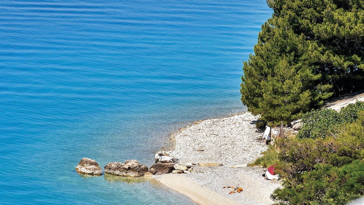 Photo of Others in Srinjine