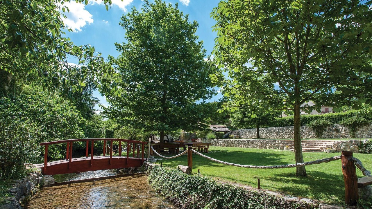 Photo of Others in Srinjine