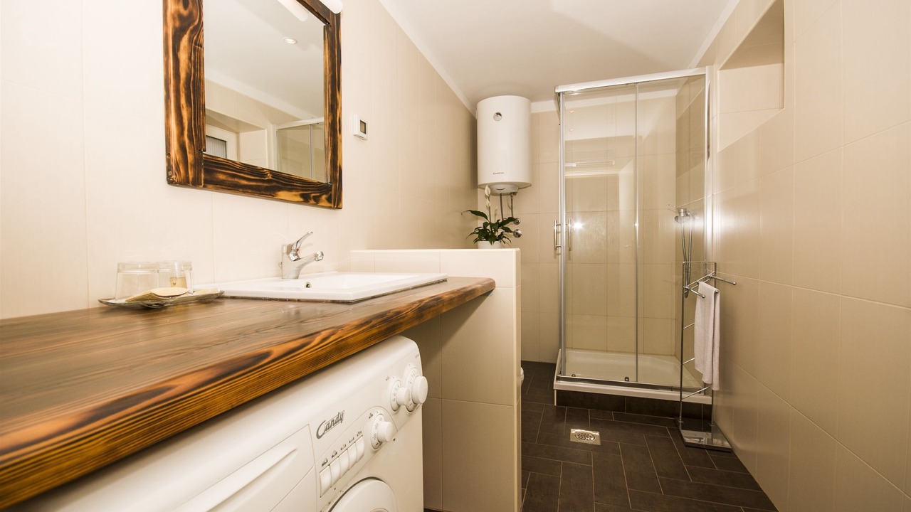Photo of Bathroom in Lindar