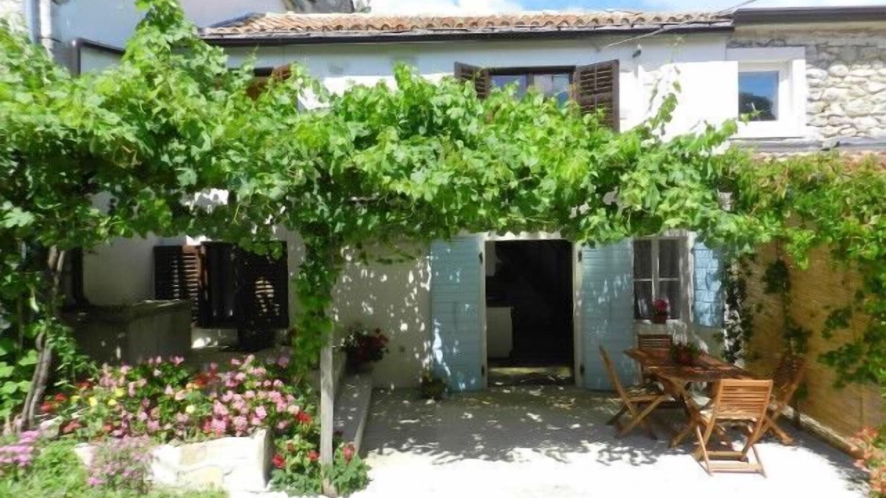 Photo of Outdoor in Lindar
