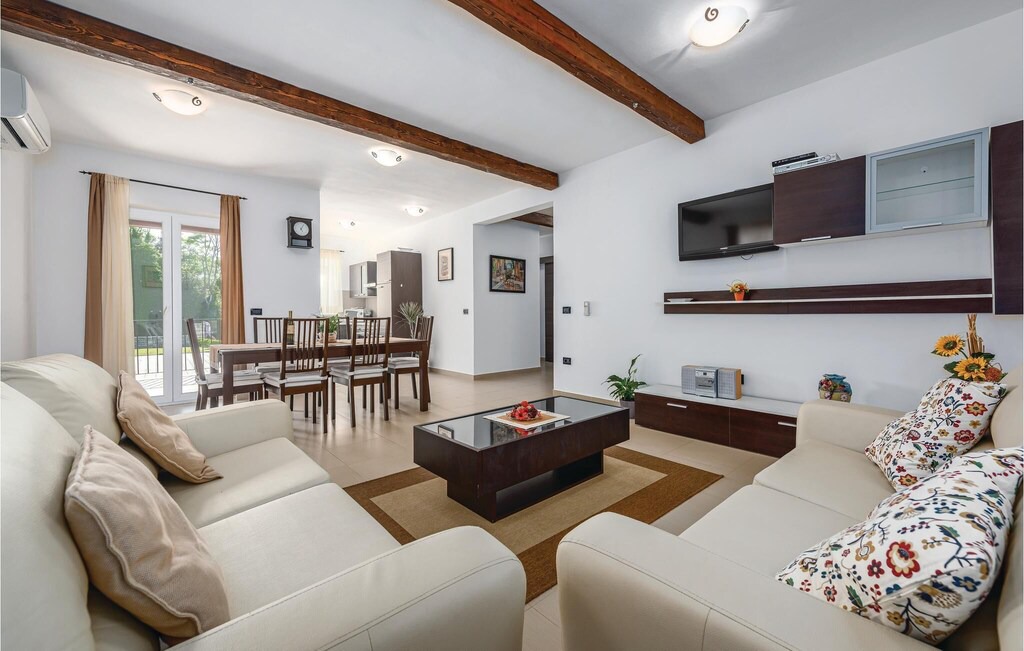 Photo of Livingroom in Topid