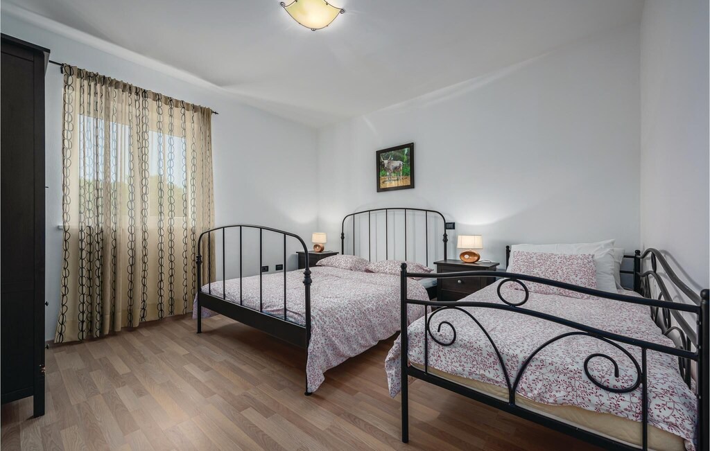 Photo of Bedroom in Topid