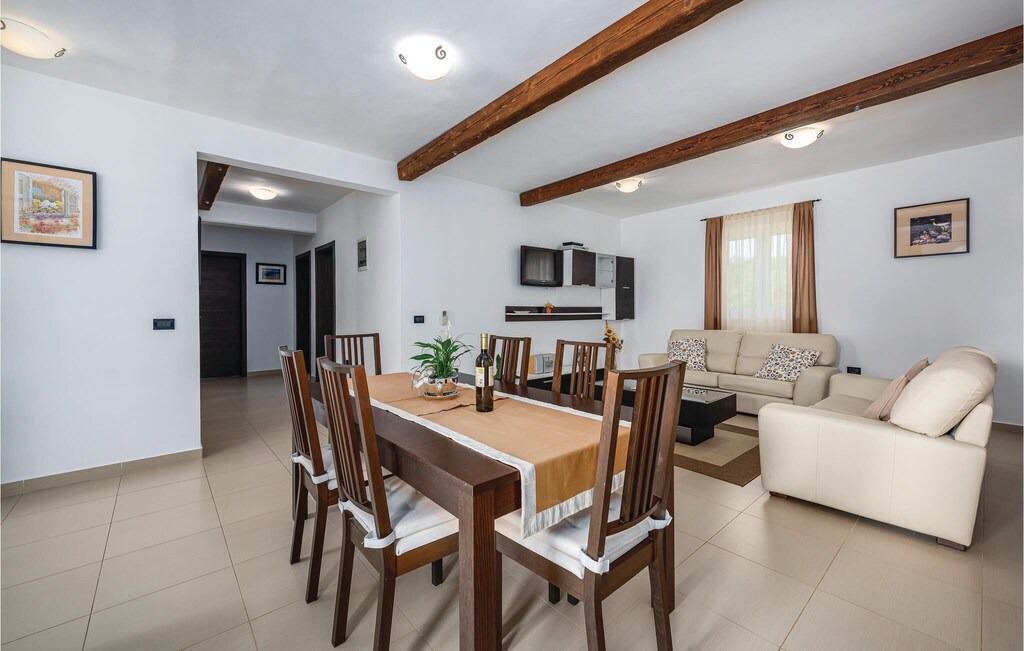 Photo of Livingroom in Topid