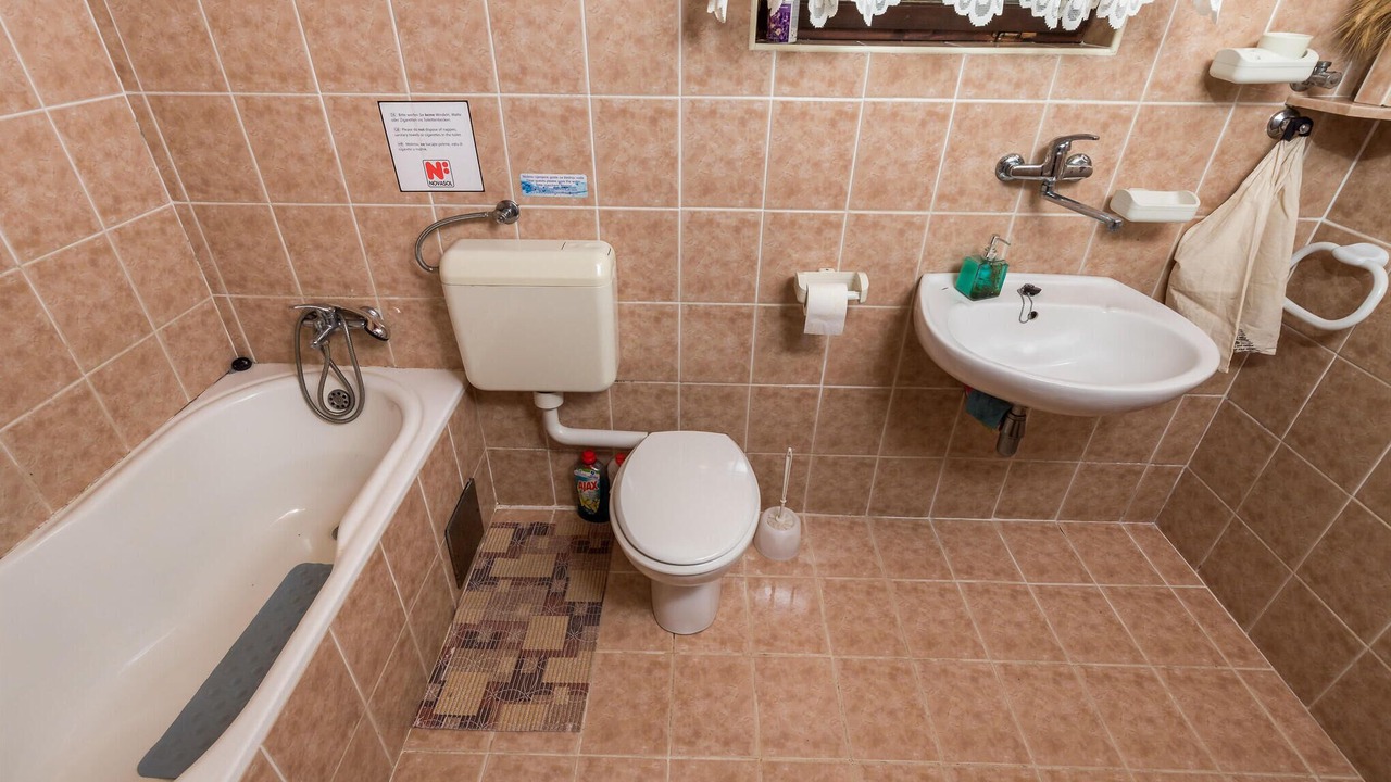 Photo of Bathroom in Platak