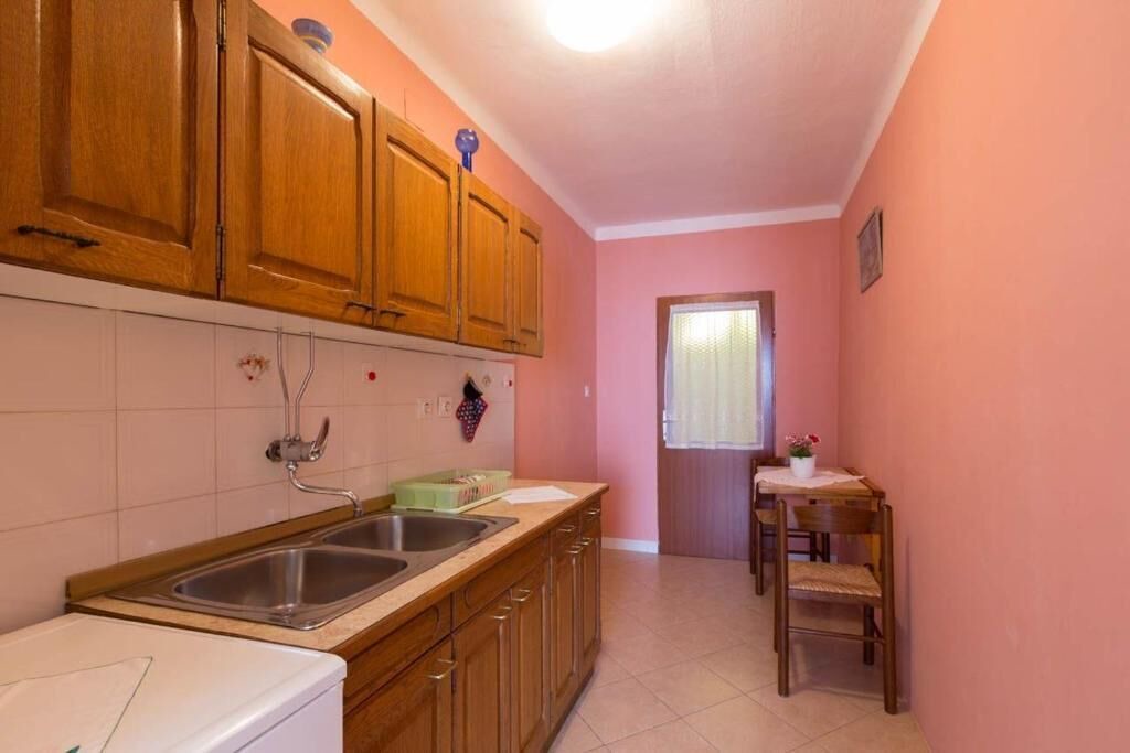 Photo of Kitchen in Cove Murtar