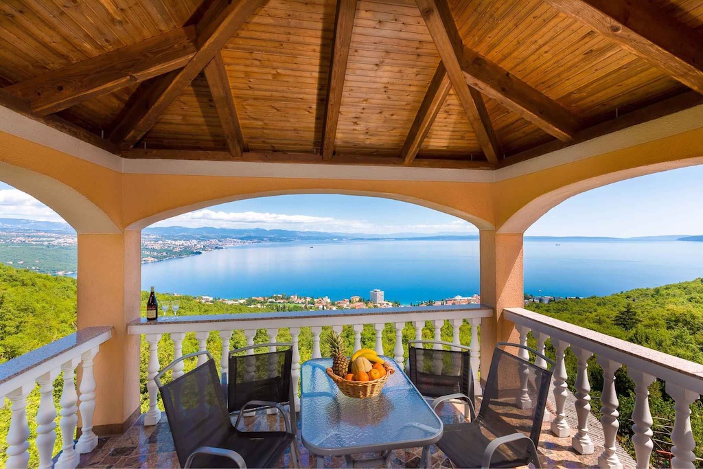 Photo of Patio Balcony in Bregi