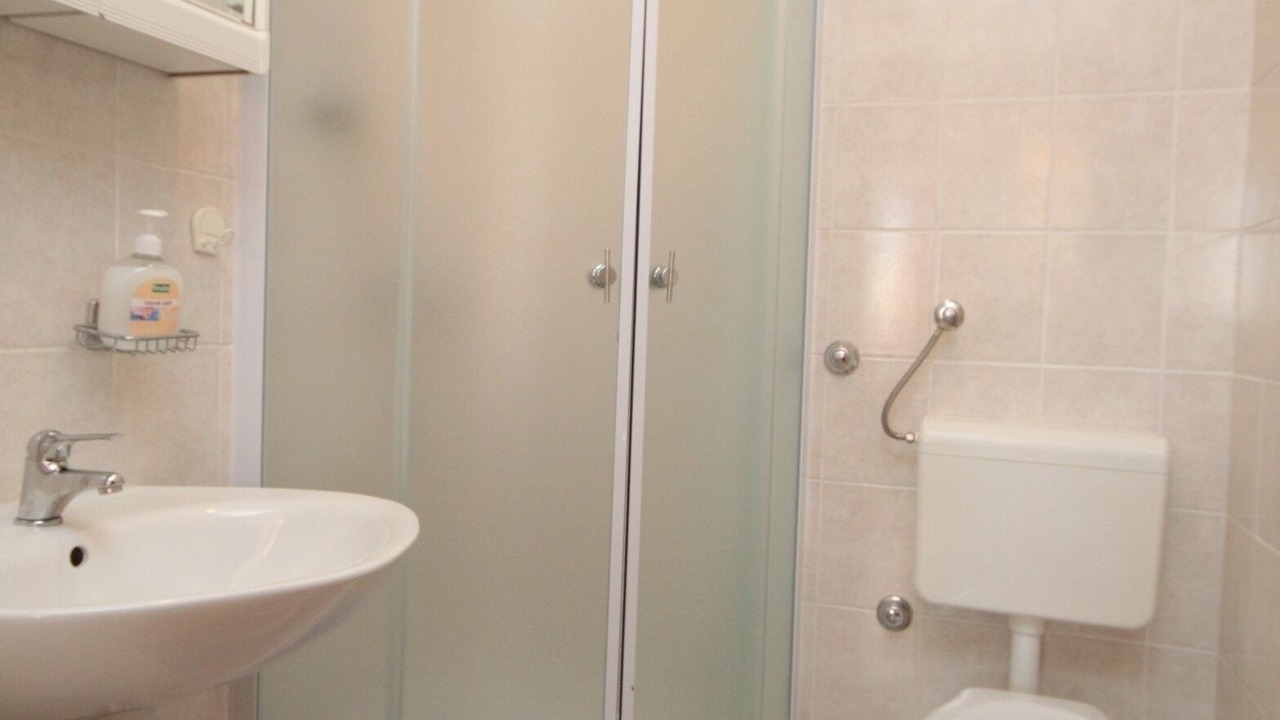 Photo of Bathroom in Cove Murtar