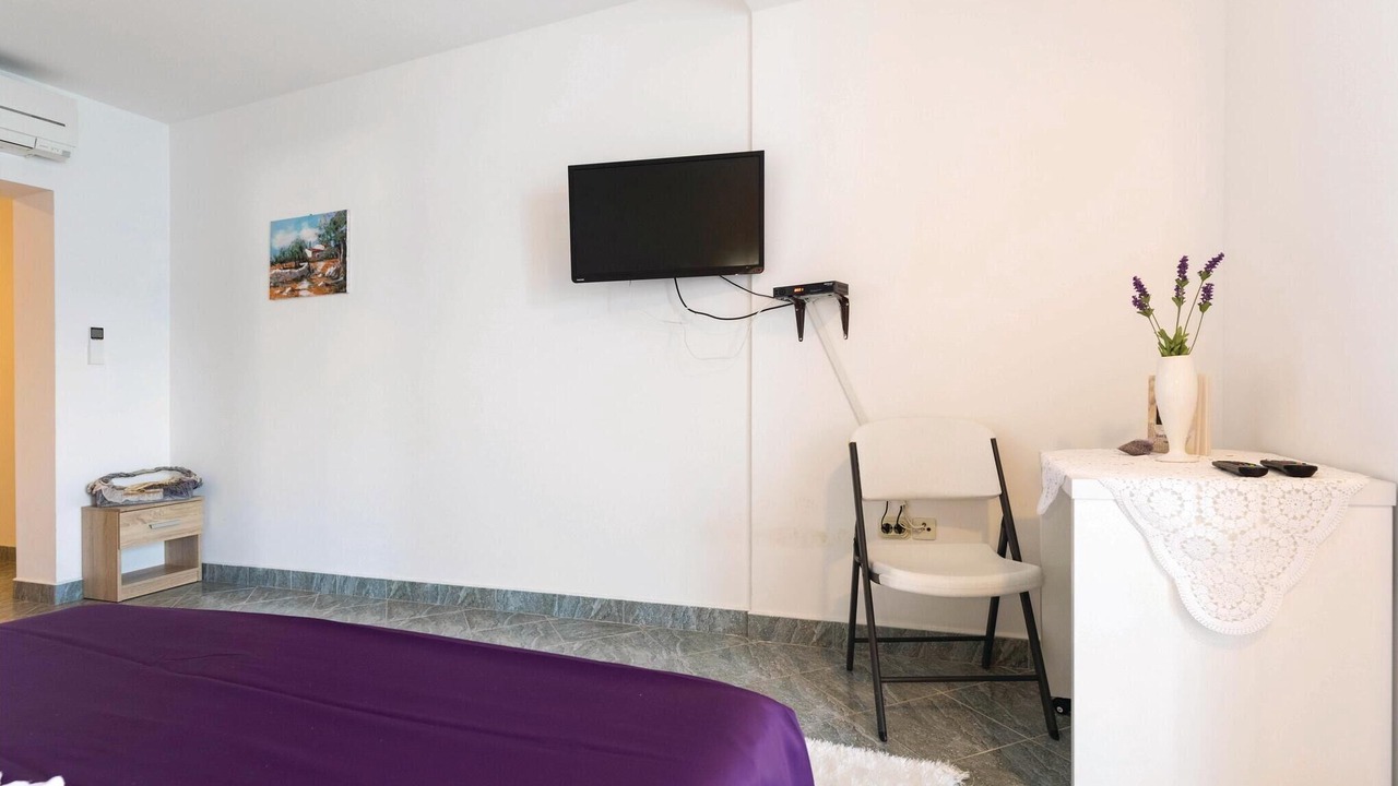 Photo of Bedroom in Duba