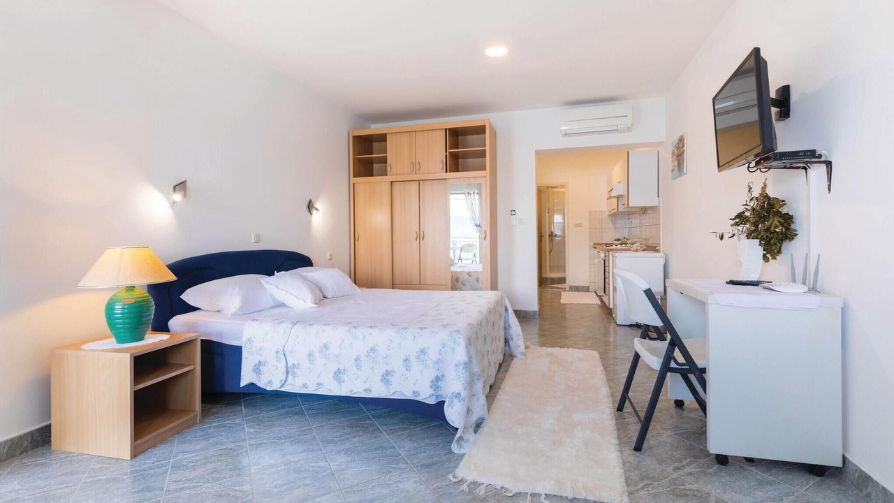 Photo of Bedroom in Duba