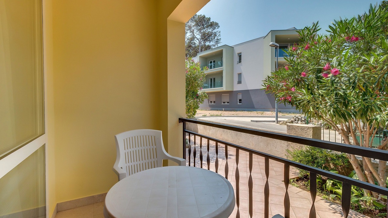 Photo of Patio Balcony in Cove Murtar