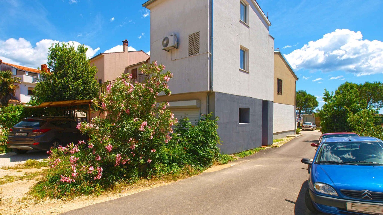 Photo of Outdoor in Borik