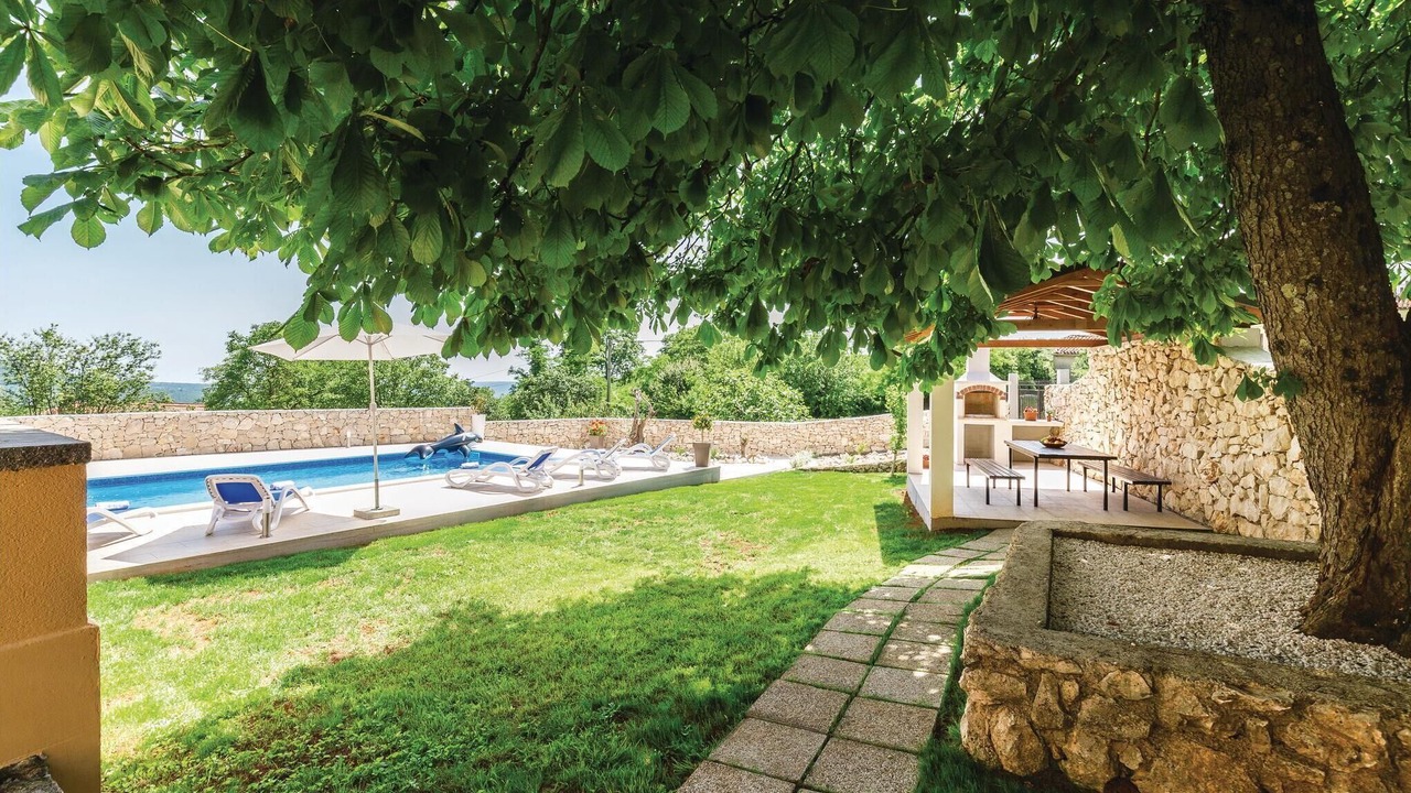 Photo of Outdoor in Topid