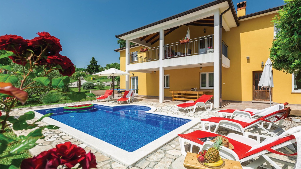Photo of Outdoor in Rogocana