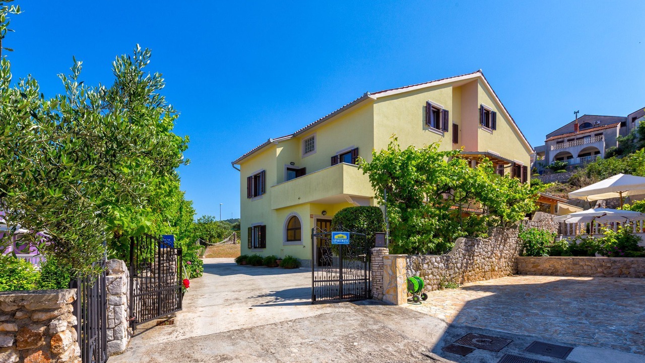 Photo of Outdoor in Cove Murtar
