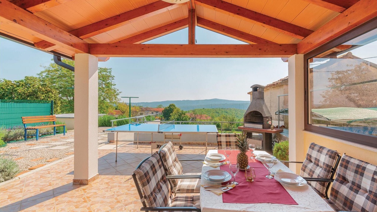 Photo of Patio Balcony in Topid
