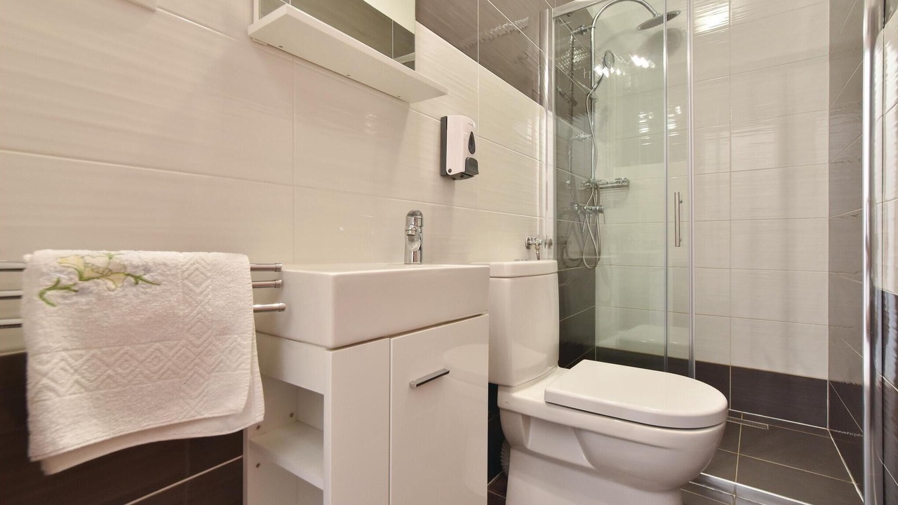 Photo of Bathroom in Srinjine