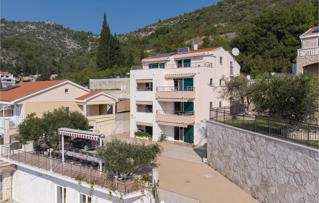 Photo of Buildings in Duba
