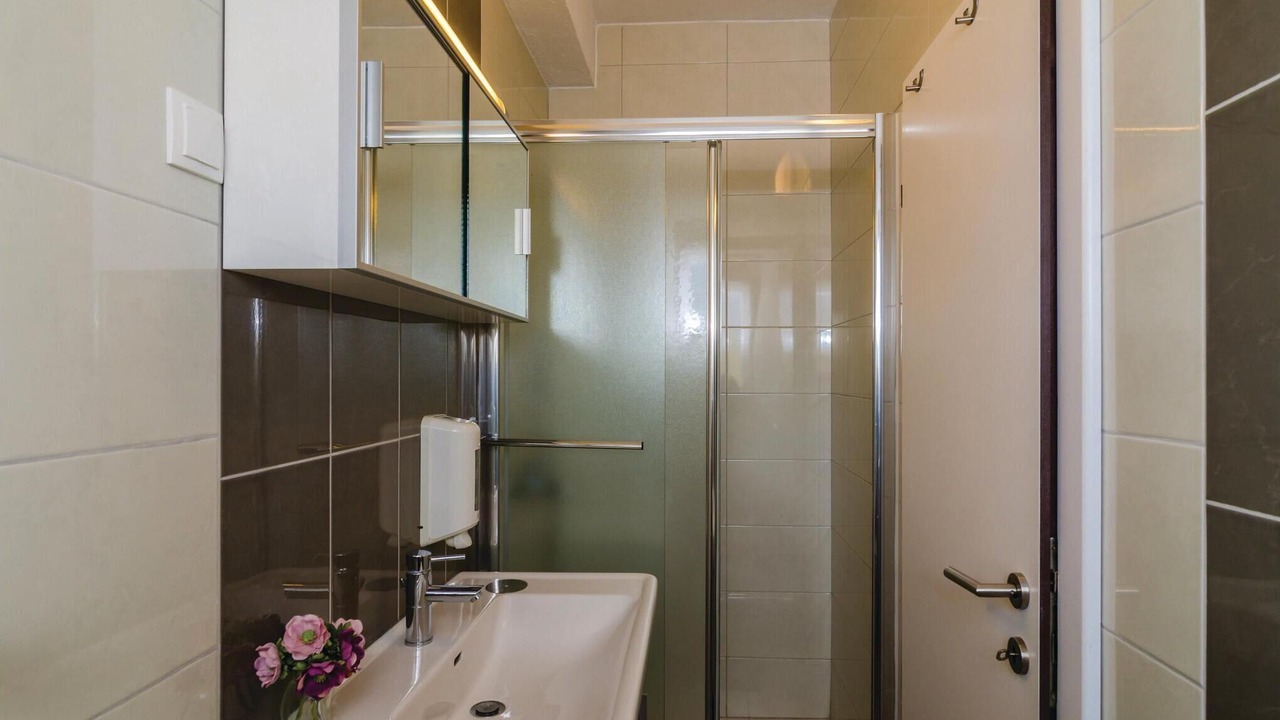 Photo of Bathroom in Blace