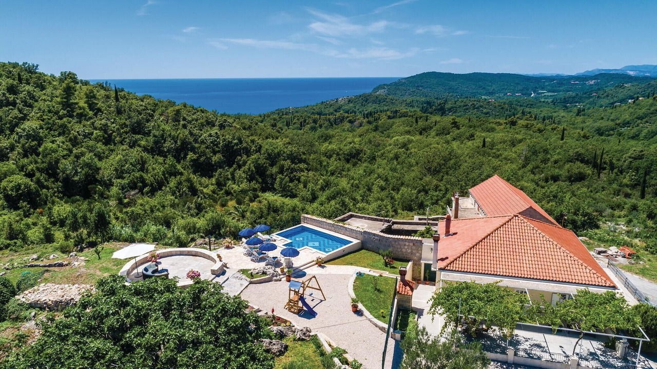 Photo of Outdoor in Popovici