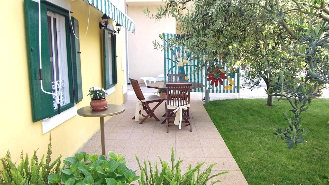 Photo of Outdoor in Blace