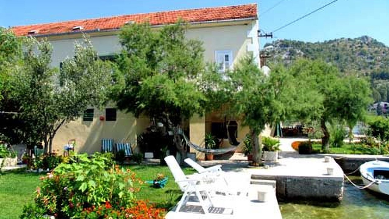Photo of Outdoor in Blace