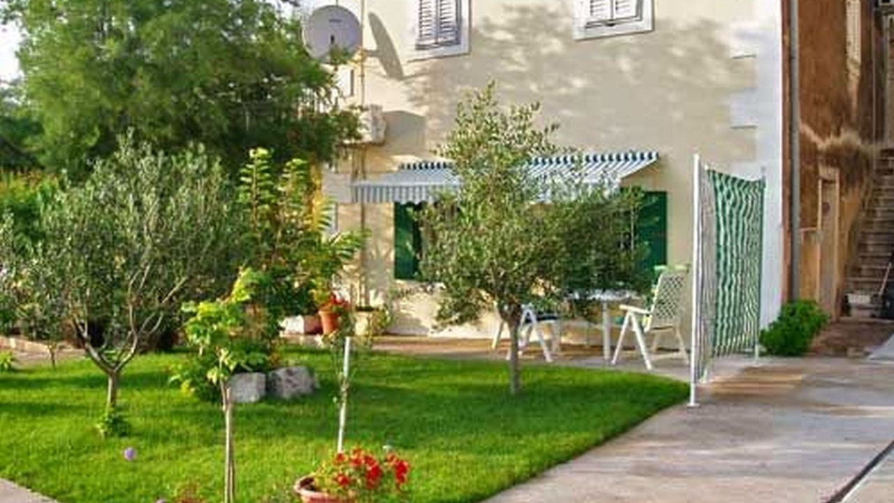 Photo of Outdoor in Blace