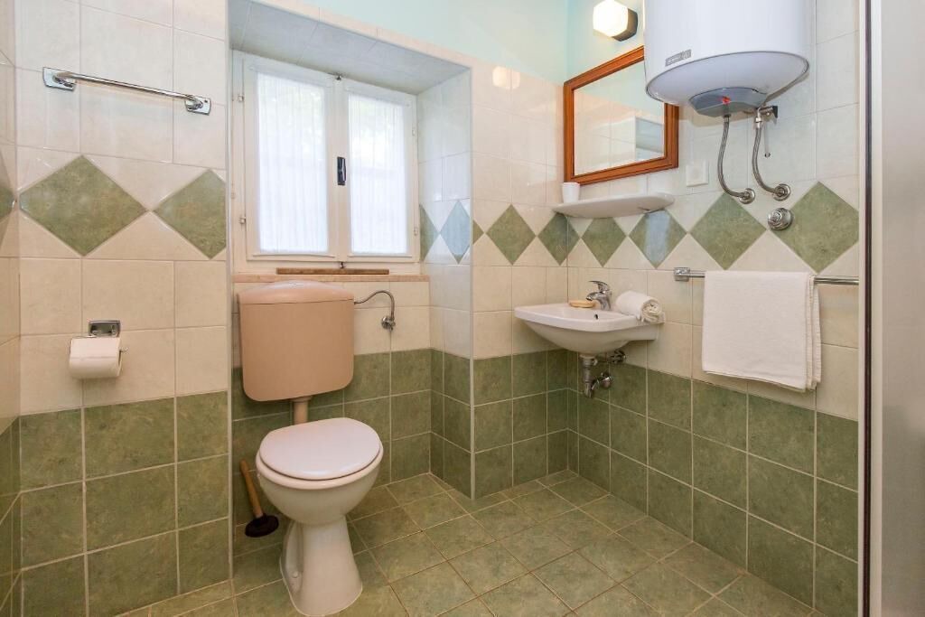 Photo of Bathroom in Mali Turini