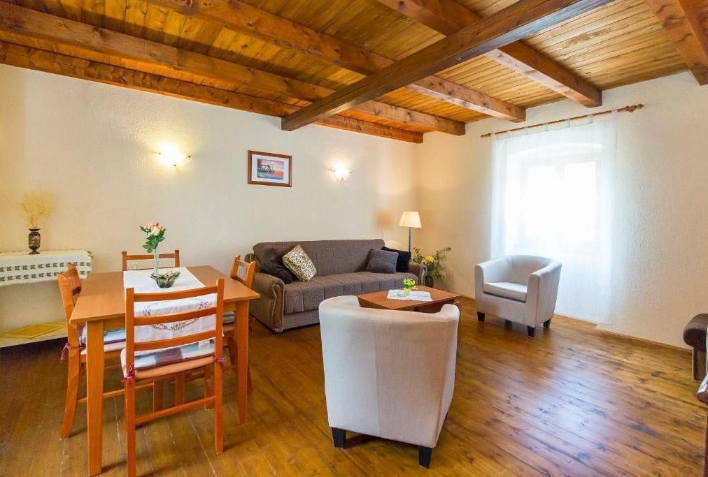 Photo of Livingroom in Mali Turini