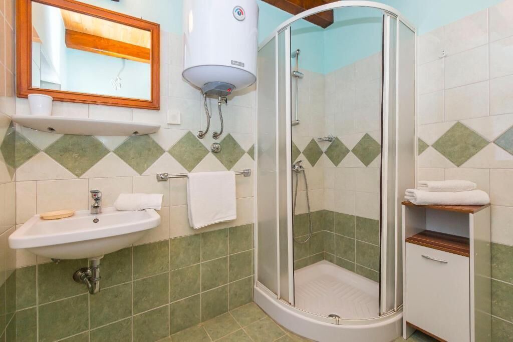 Photo of Bathroom in Mali Turini