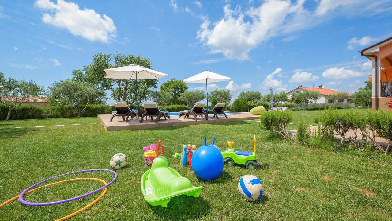 Photo of Outdoor in Tinjan