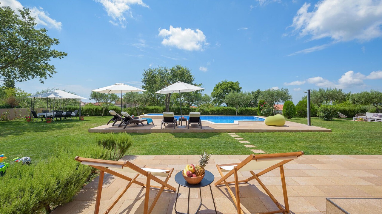 Photo of Outdoor in Tinjan