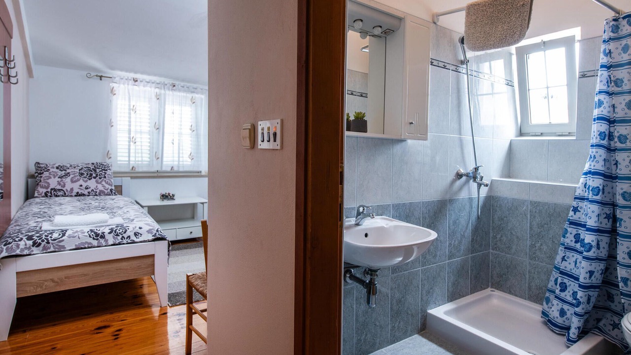 Photo of Bathroom in Kavran