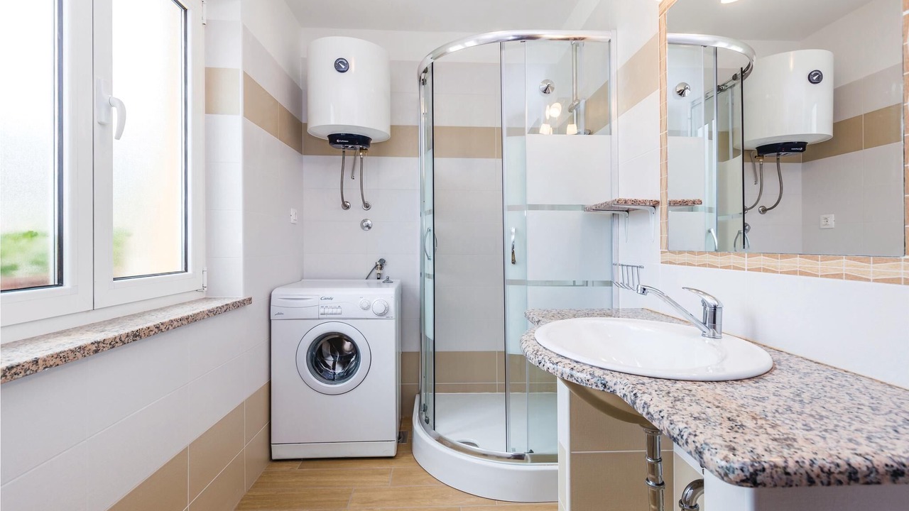 Photo of Bathroom in Sarsoni