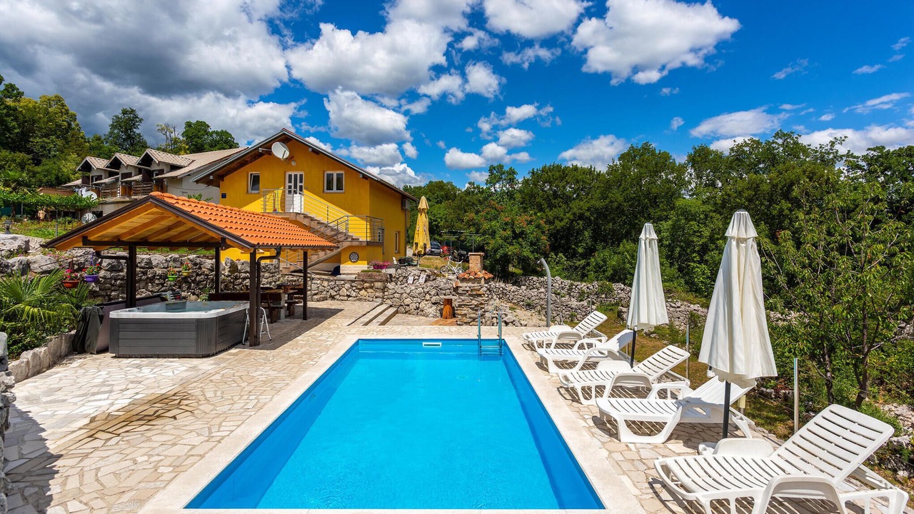 Photo of Outdoor in Sarsoni