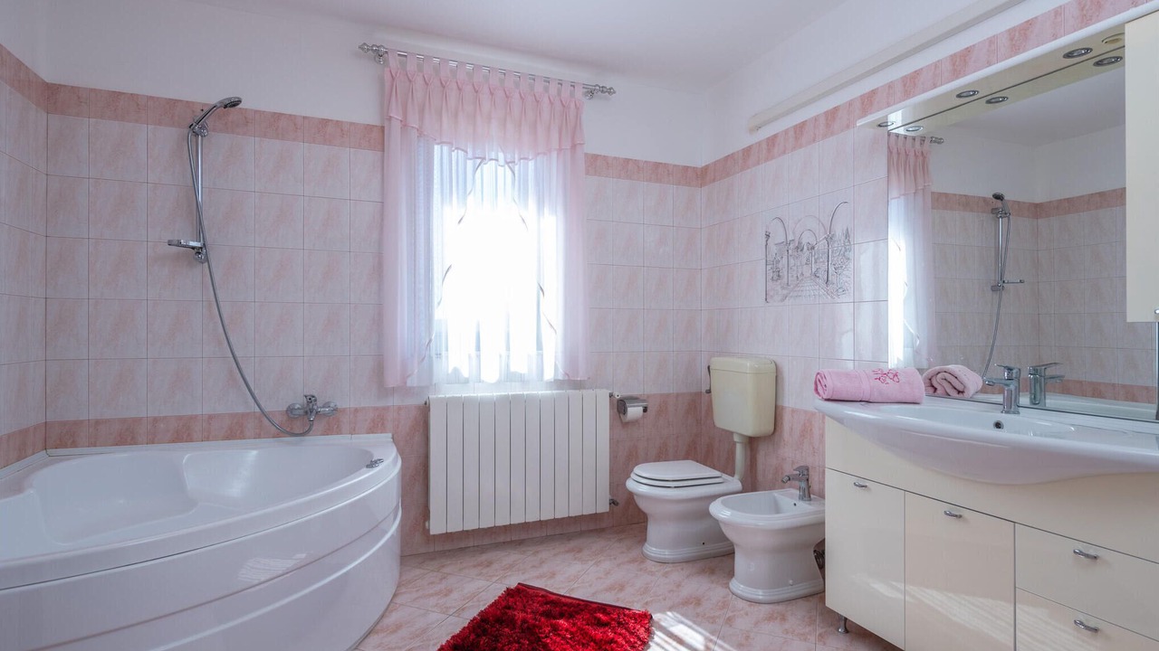 Photo of Bathroom in Grandici