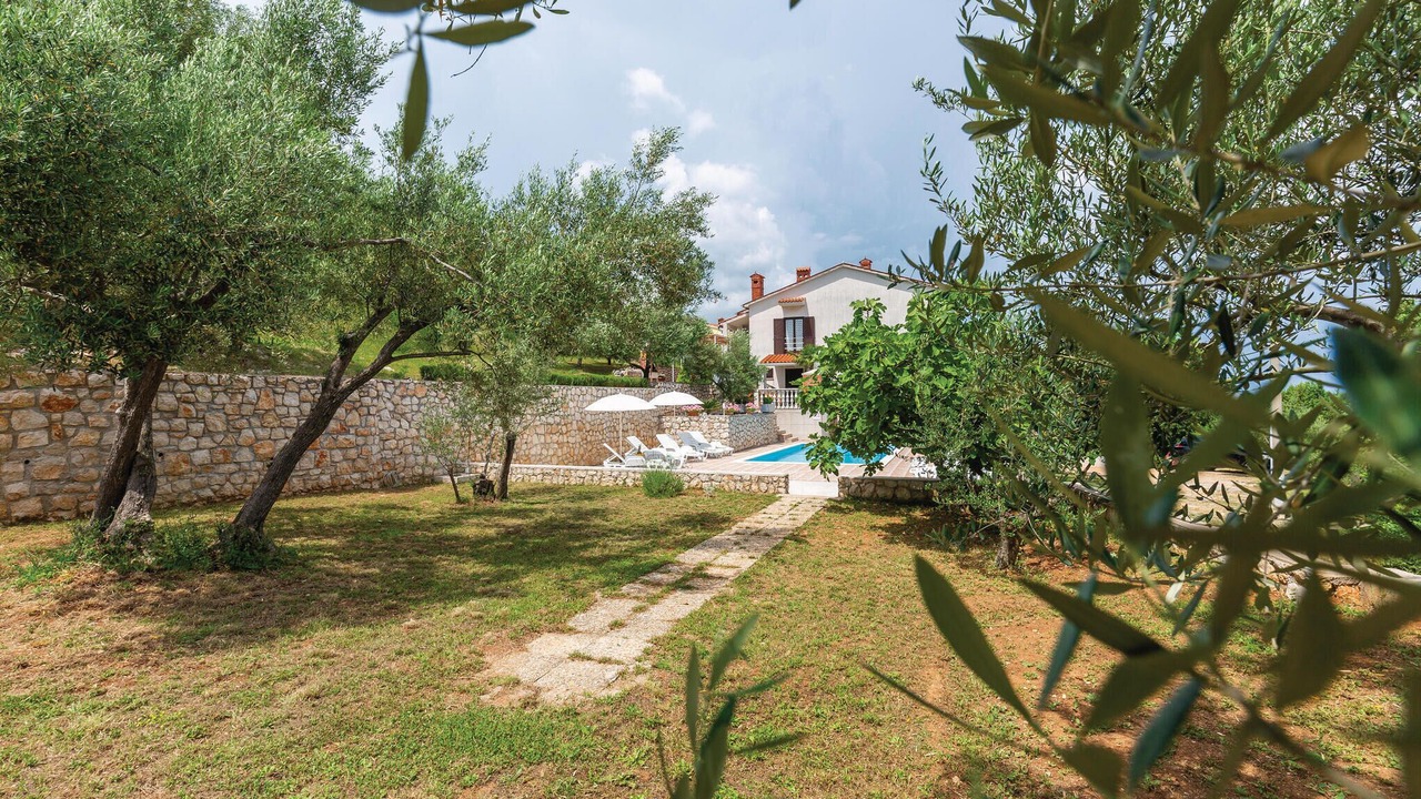 Photo of Outdoor in Ravni