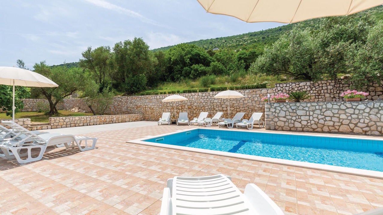 Photo of Outdoor in Ravni